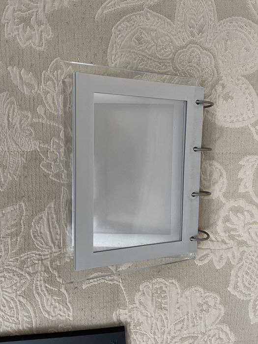 Moldura com argolas Ikea