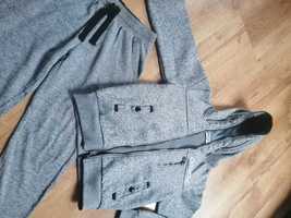 Zestaw bluza dresowa i spodnie dresowe rozmiar 140 /146