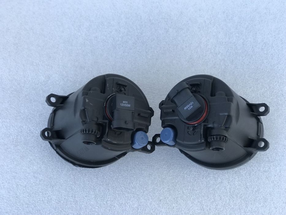 Туманки противотуманка Valeo Toyota  Camry Avensis Rav4 Lexus LX 570