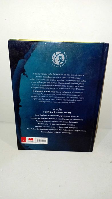 Um cavalo no Hipermercado - António Mota