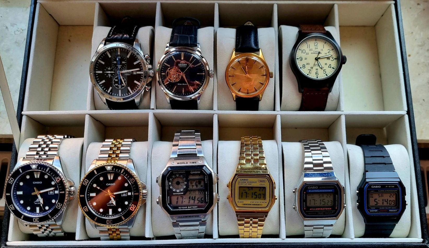 Sprzedam komplet zegarków