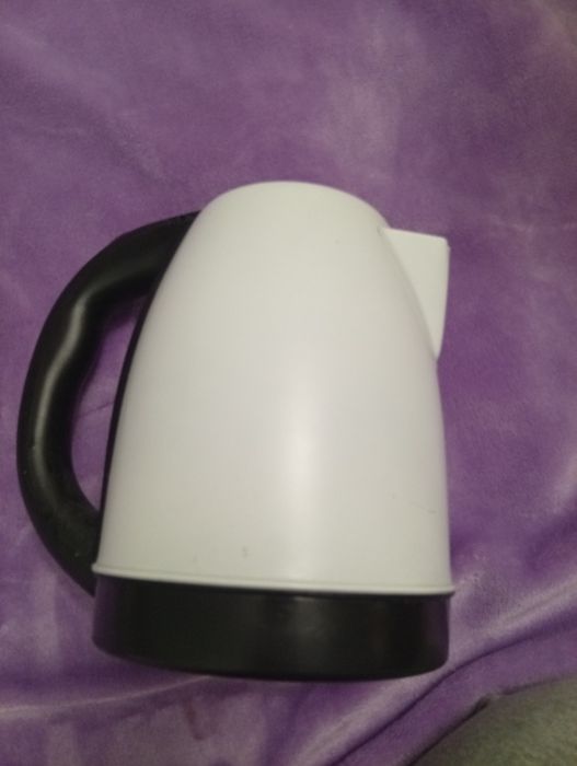 Чайник електричний