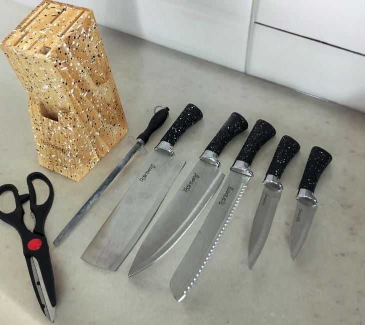 Набір ножів з підставкою - ідеальний комплект для вашої кухні
