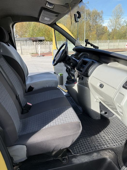 Renault Trafic 9 osobowy