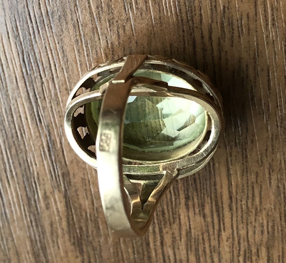 Złoty pierścionek ze szklanym okiem retro