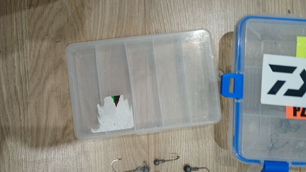 Przynęty wędkarskie i pudełka nie za wszysto taka cena