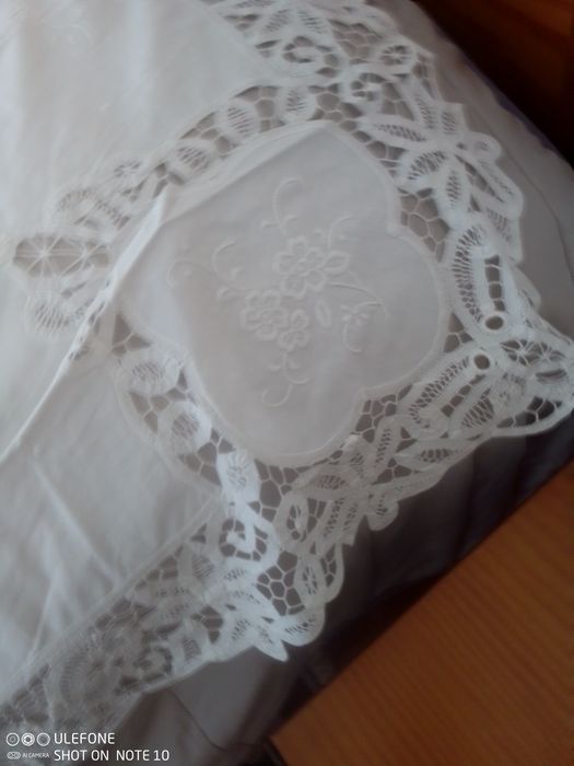 Toalha para sala de jantar bordada