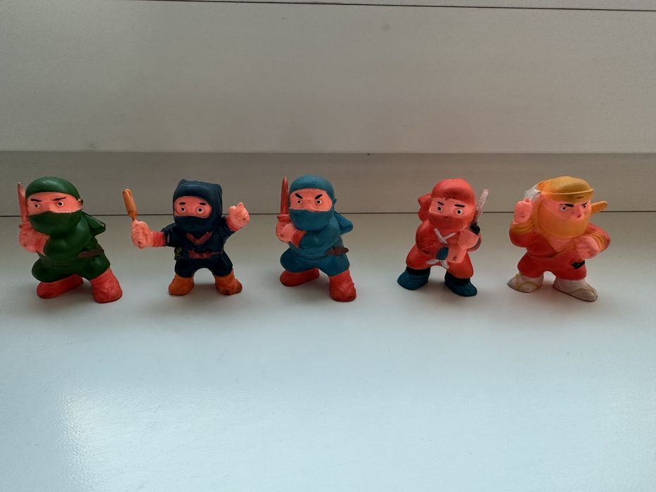 Продам киндеры Ниндзя , Львы , Бегемоты .