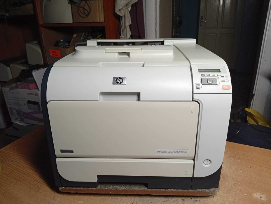 Кольоровий лазерний принтер HP Color LaserJet CP2025, заправлений 100%