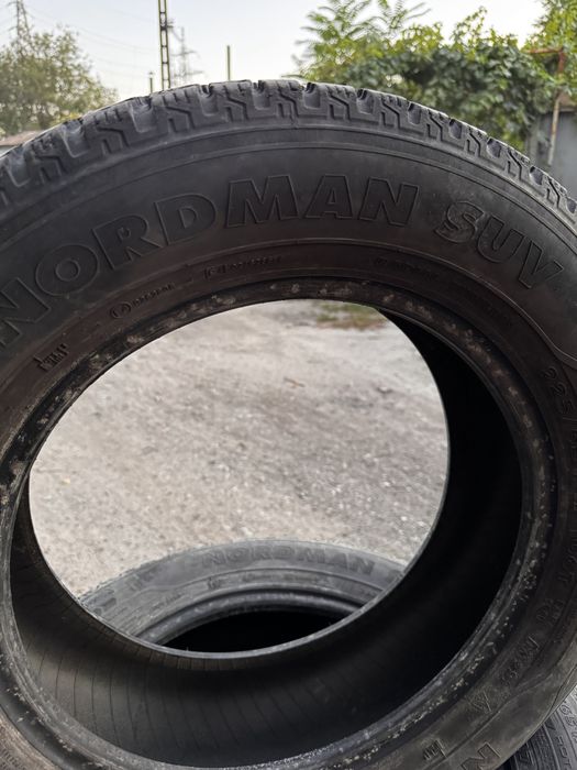 Пара! Зимней резины Nokian nordman SUV 225/65 r17