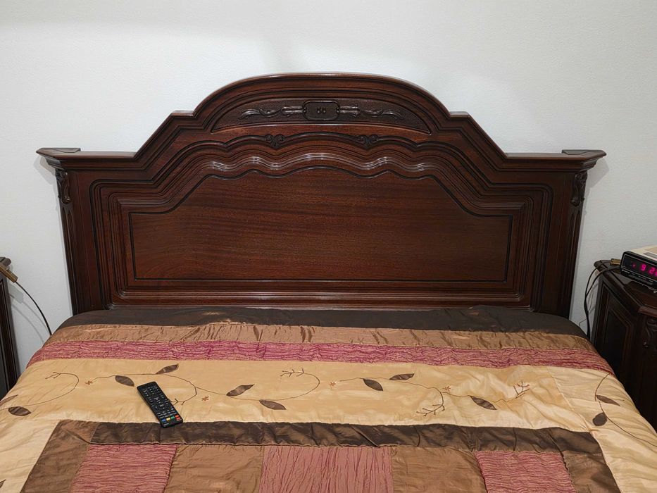 Quarto em Mogno maciço como novo