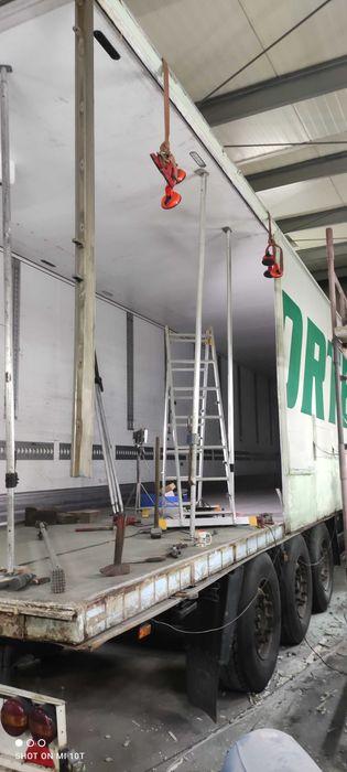 Naprawy powypadkowe naczep chłodni , izoterm Schmitz oraz Krone