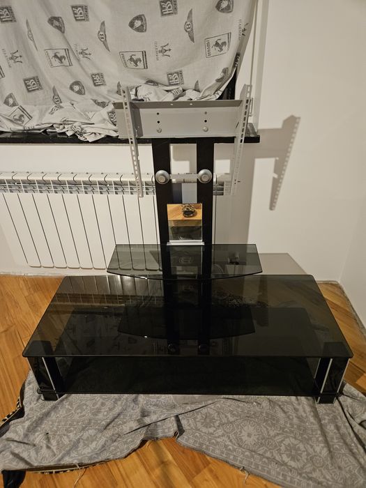 Скляна тумба під телевізор