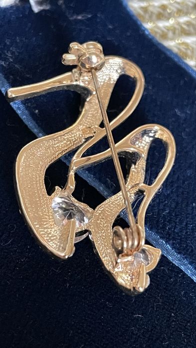 Колекційна брошка «Черевички» з кришталем в золотому металі