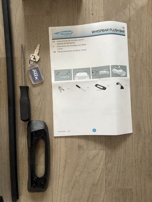 Bagażnik bazowy Yakima Whispbar Flush Bar Golf VI