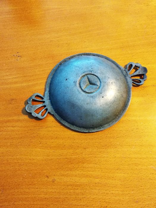 Cinzeiro colecção MERCEDES com 50 anos