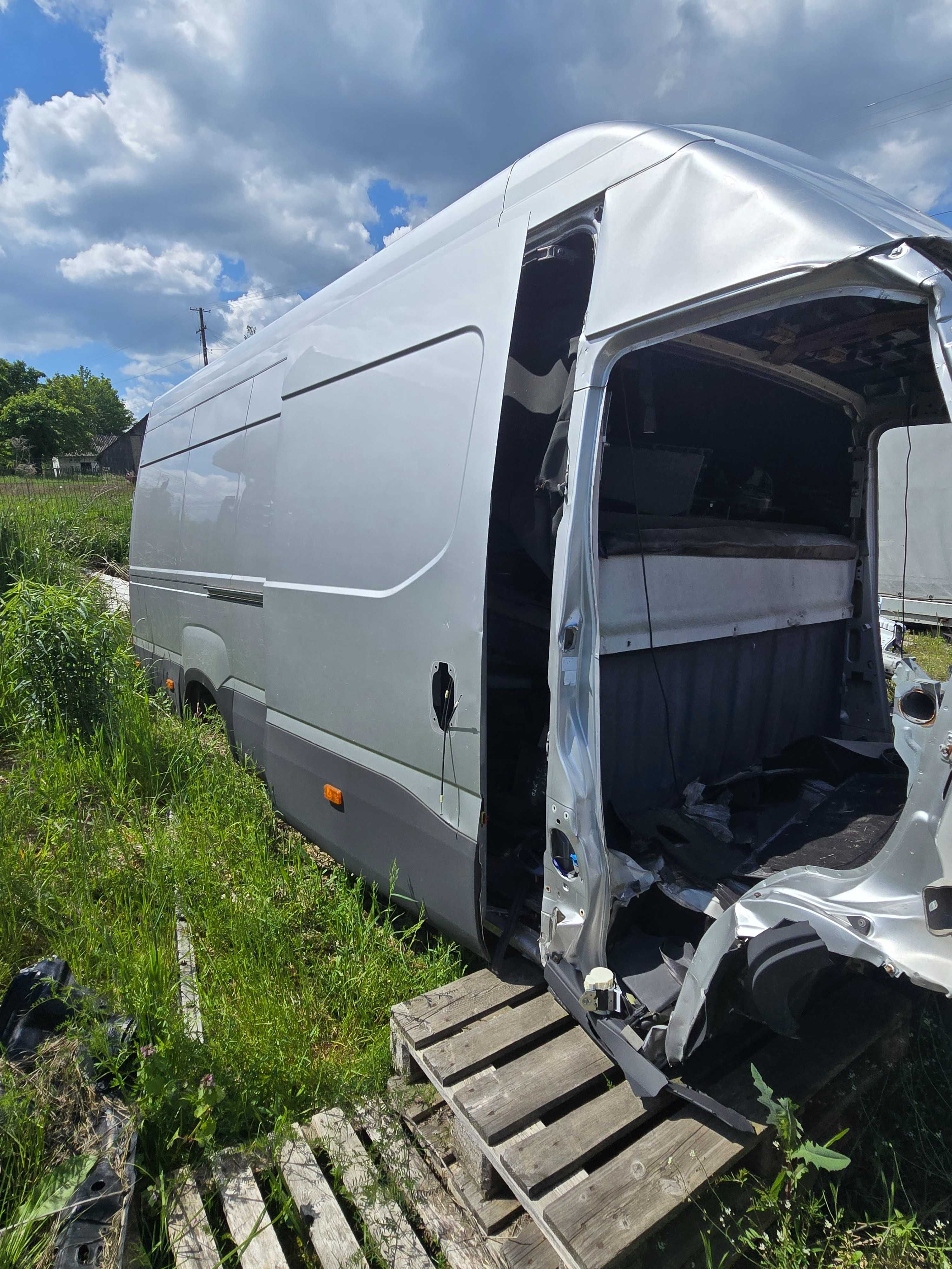 Iveco Daily l4h3 maxi wysokie cala karoseria cwiartka