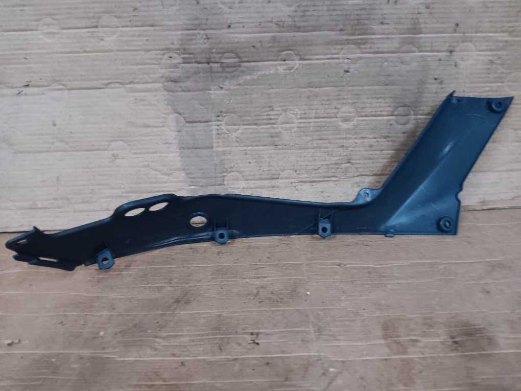 Tampa lateral esquerda KTM Duke 125 / 200 / 250 / 390