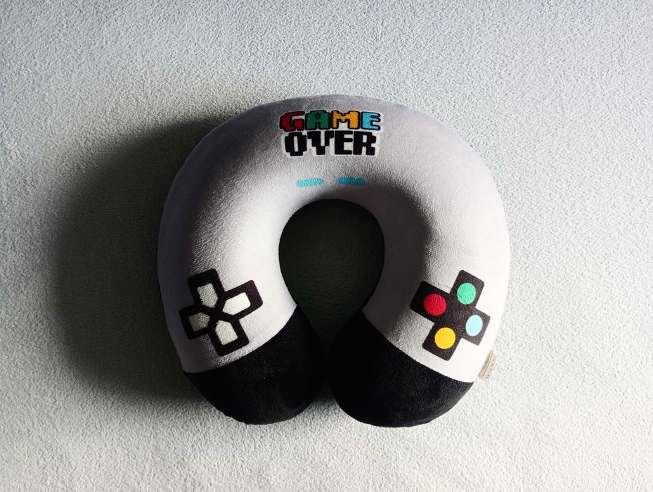 Empik Poduszka Podróżna z serii Game Over Wzór Joystick gracz