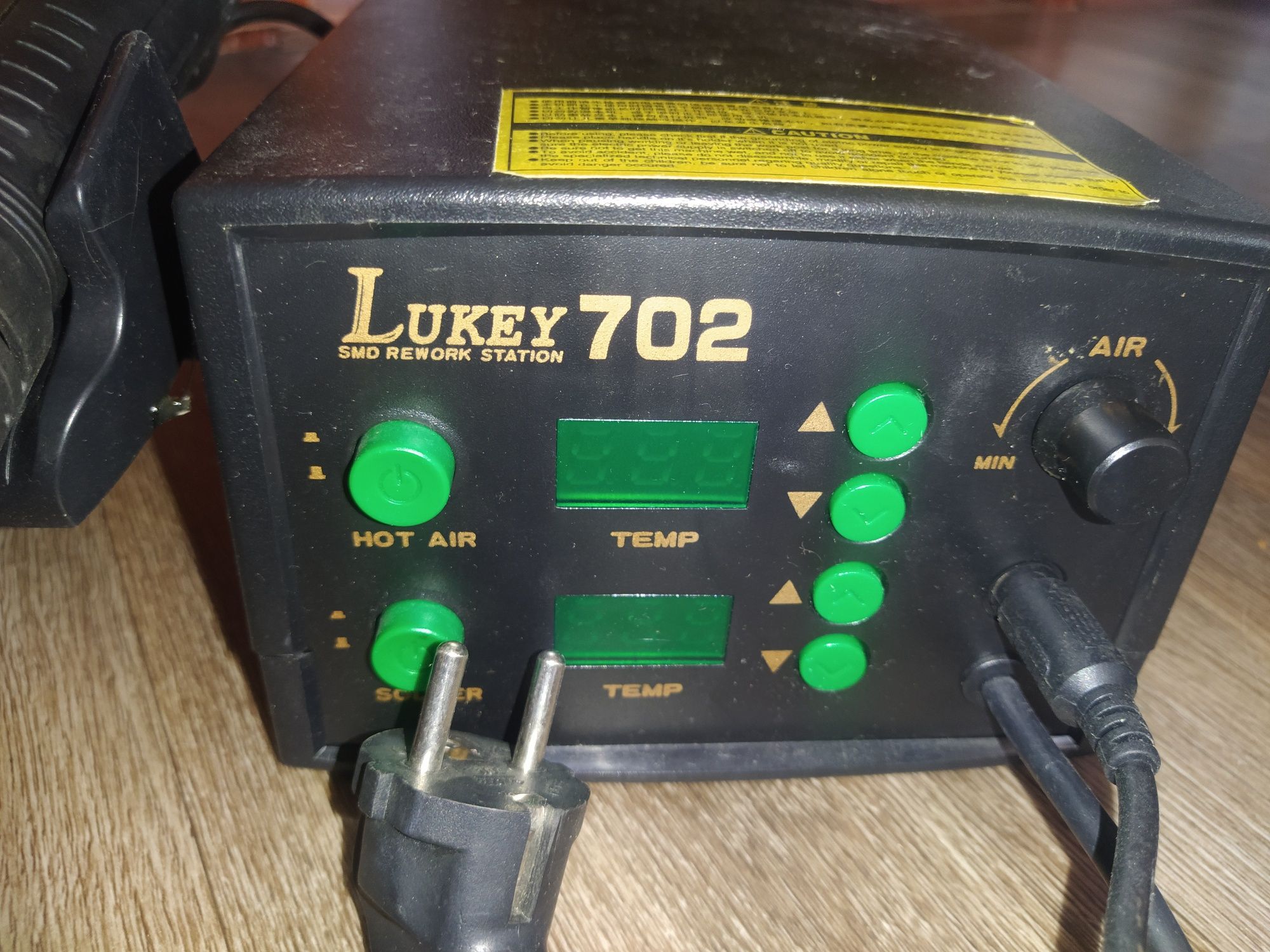Паяльная станция lukey702 в рабочем состоянии