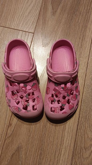 Kroksy, klapki r. 27