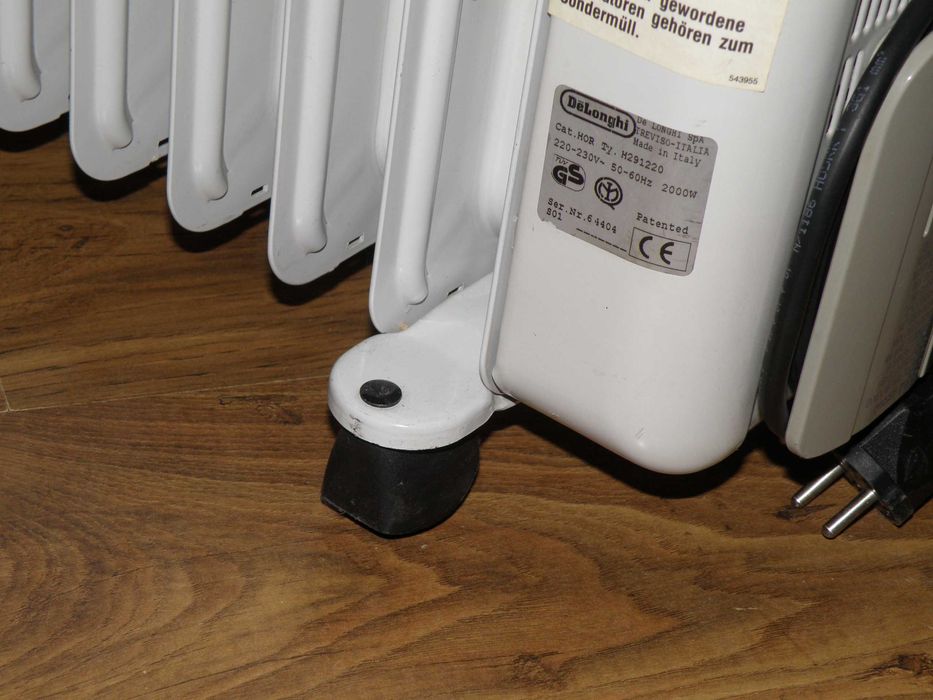 Обігрівач масляний DeLonghi H291220 12 секцій