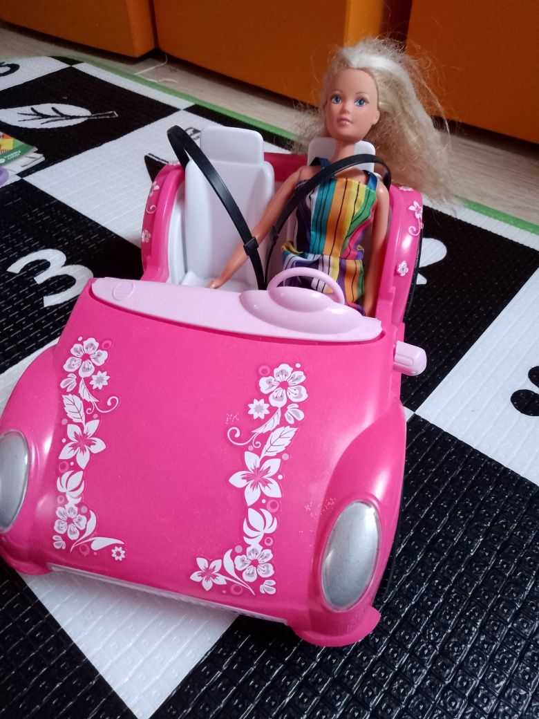 Lalka Barbie plus auto