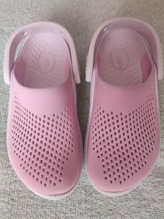 Босоножки, сандали, сабо Crocs