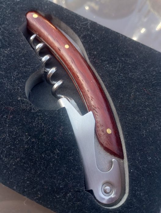 Zestaw kelnerski (akcesoria) do serwowania wina