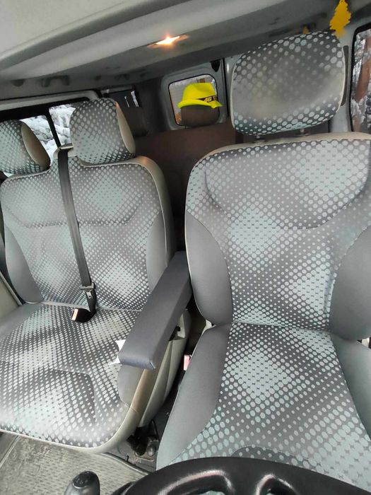 Fotel Vivaro Trafic kierowcy  Ławka  . Podłokietnik. IDEALNY