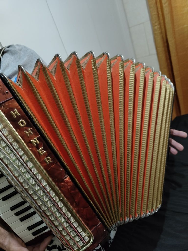 Acordeão Hohner concerto III 72 Baixos + Mala "retomo concertina"