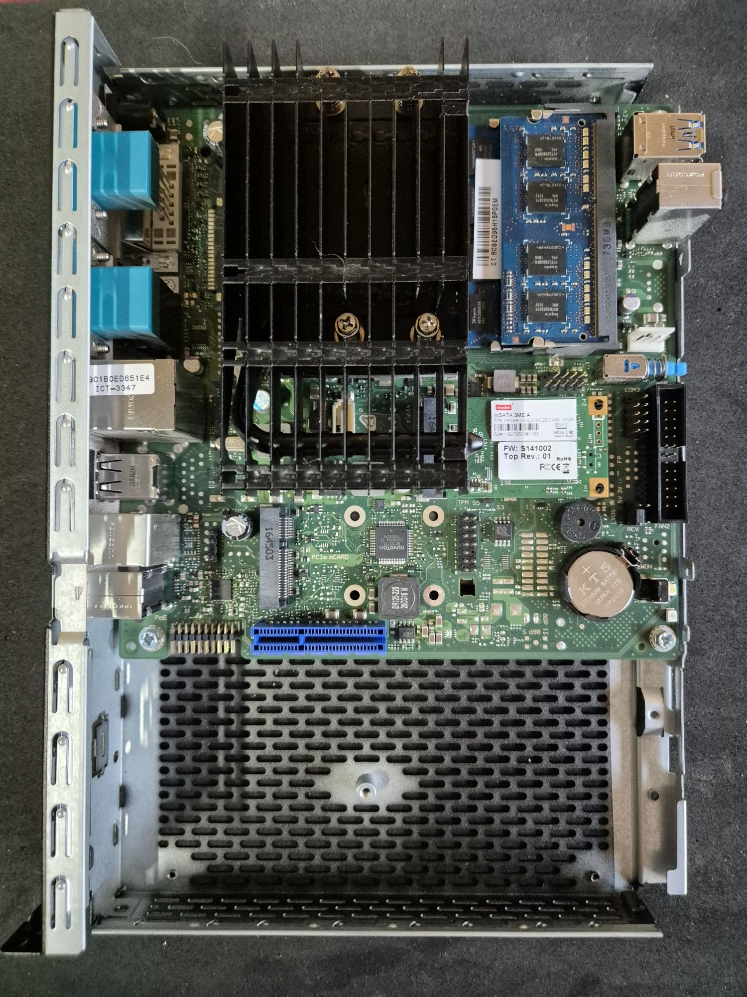 Terminal MiniPC Fujitsu Futro S920 AMD GX-415GA SSD 16GB 6GB RAM DDR3