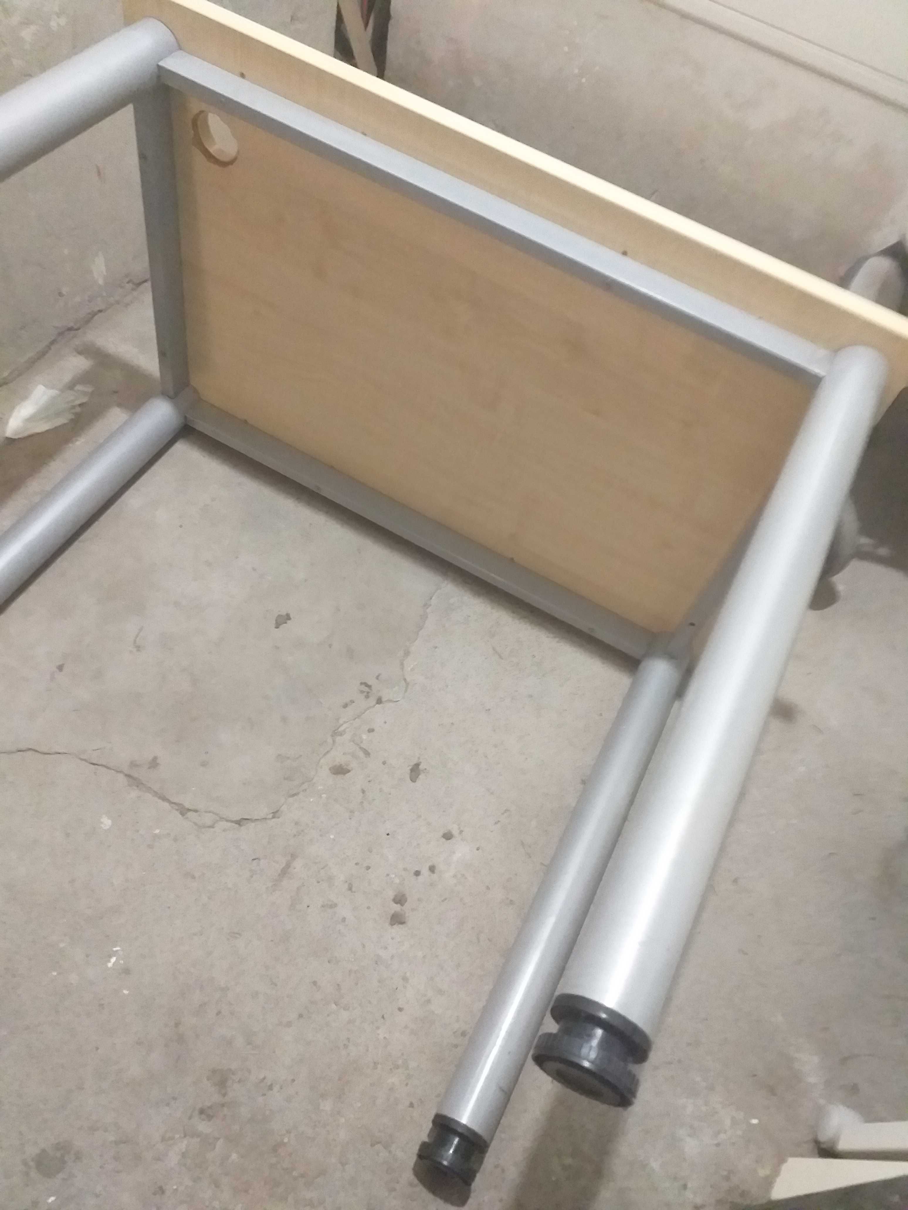 Stolik pod komputer