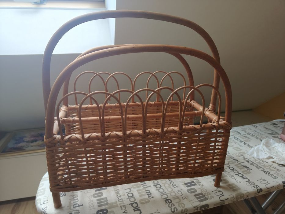 Kosz wiklinowy na gazety