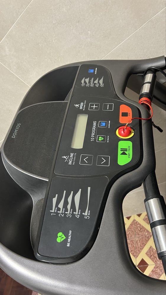 Passadeira Eletrica Domyos T520B - dobravel e pouco uso