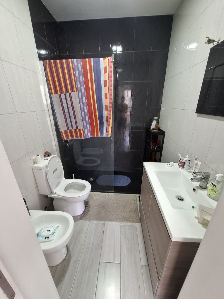 Quarto no centro de espinho