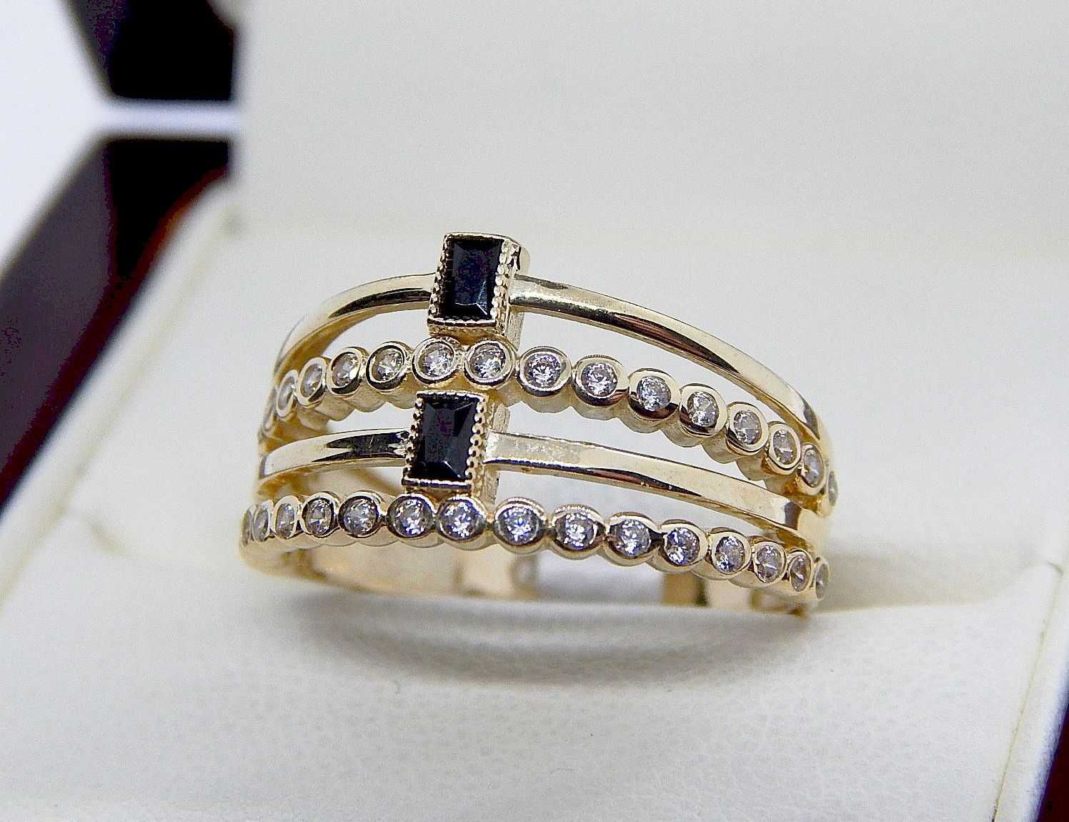Złoty pierścionek obręcze z cyrkoniami złoto pr. 585 roz. 18 3,65 g