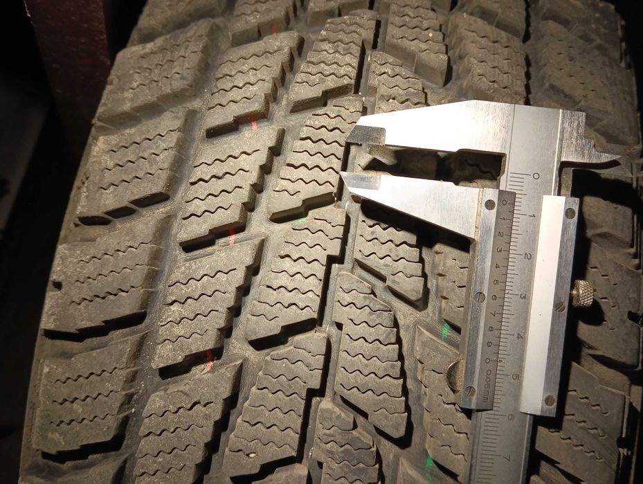 Шини зимові Toyo G02 plus 215/70 R16 100Q (протектор 7-8мм)