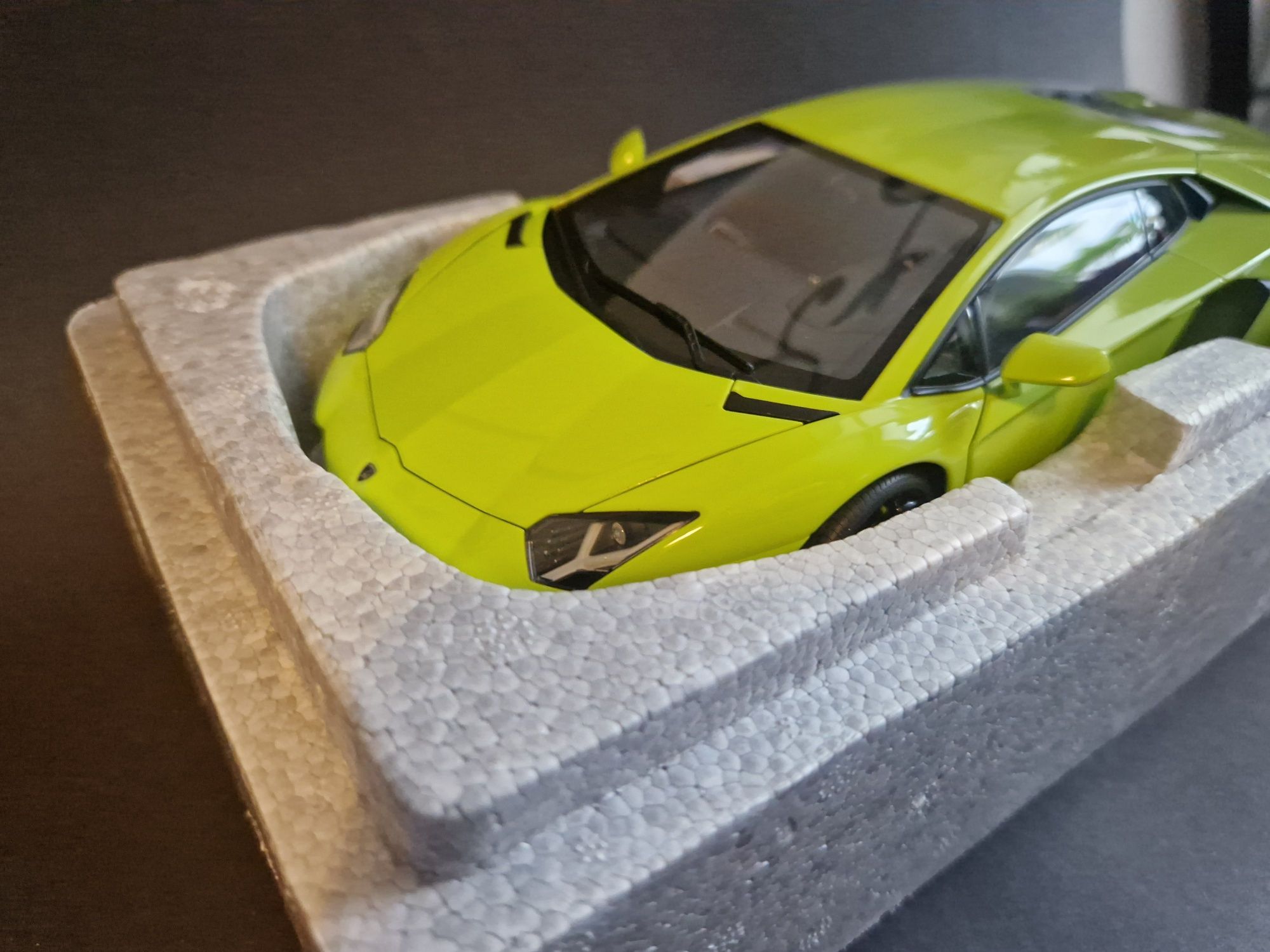 Lamborghini Aventador AutoArt 1:18