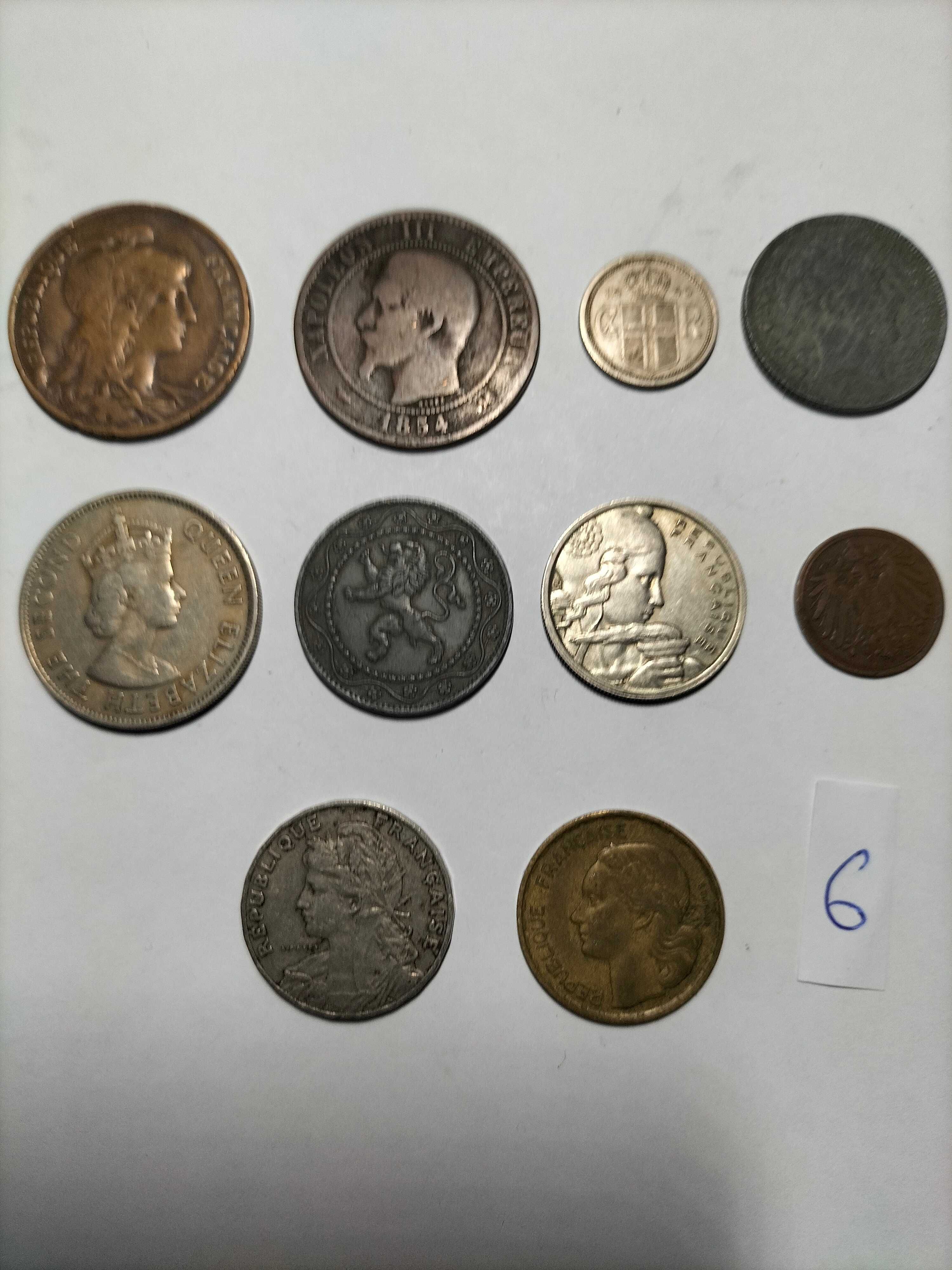 Moedas estrangeiras para coleção.