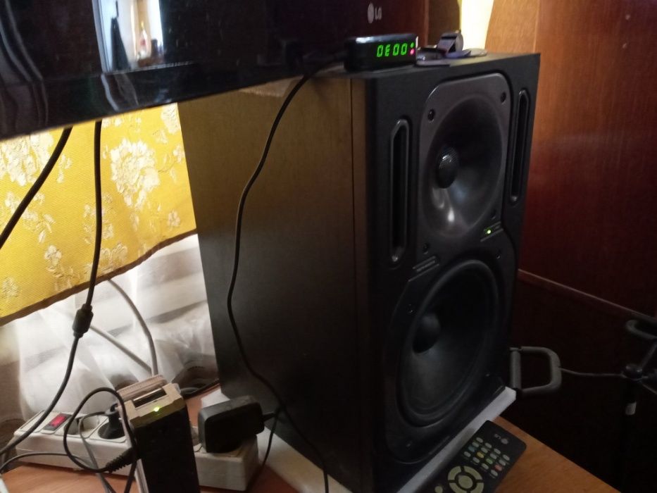 Студийные мониторы Behringer Truth B2031A