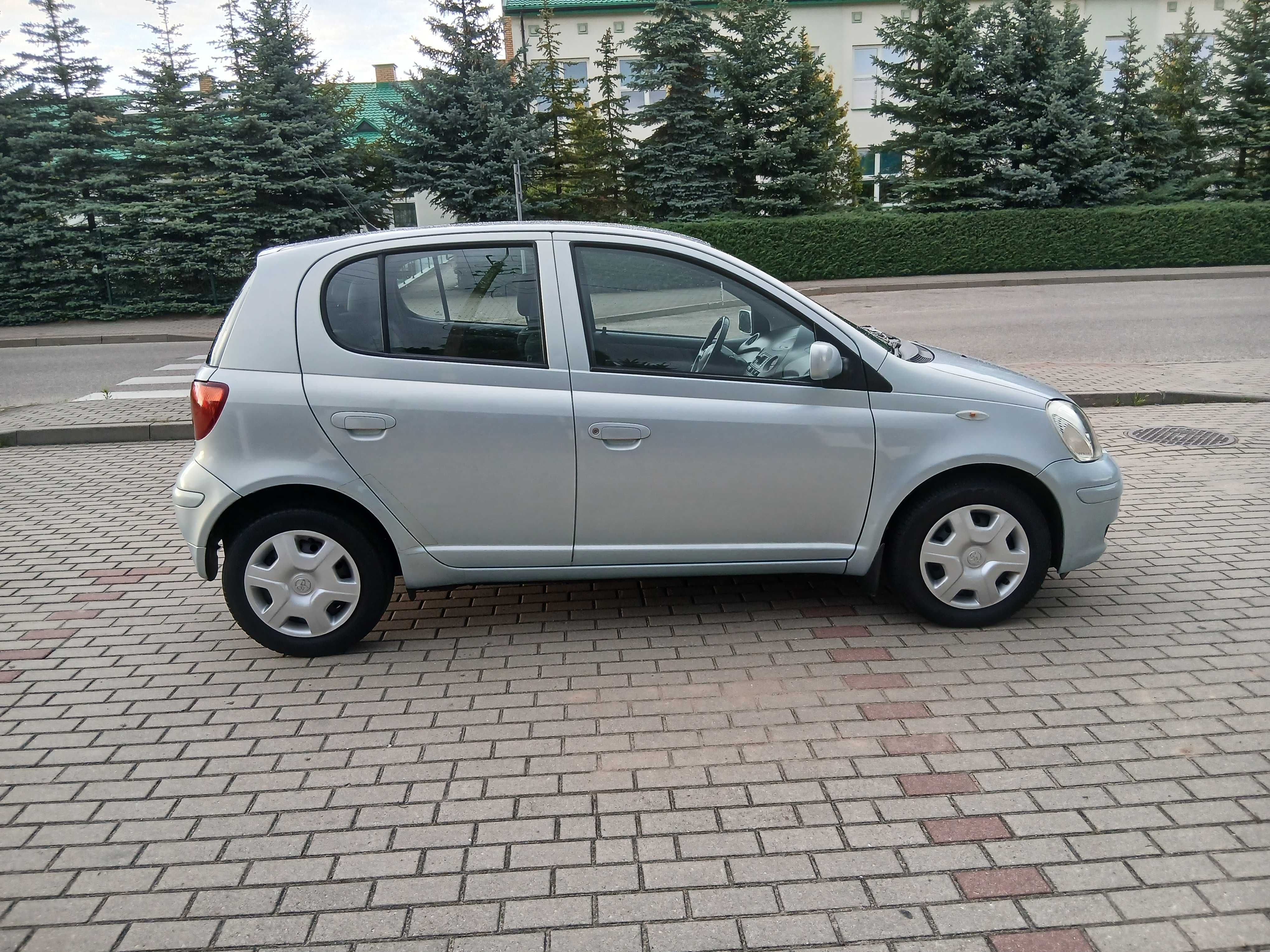 TOYOTA YARIS 1.0B klimatyzacja 5 drzwi VVT-i .