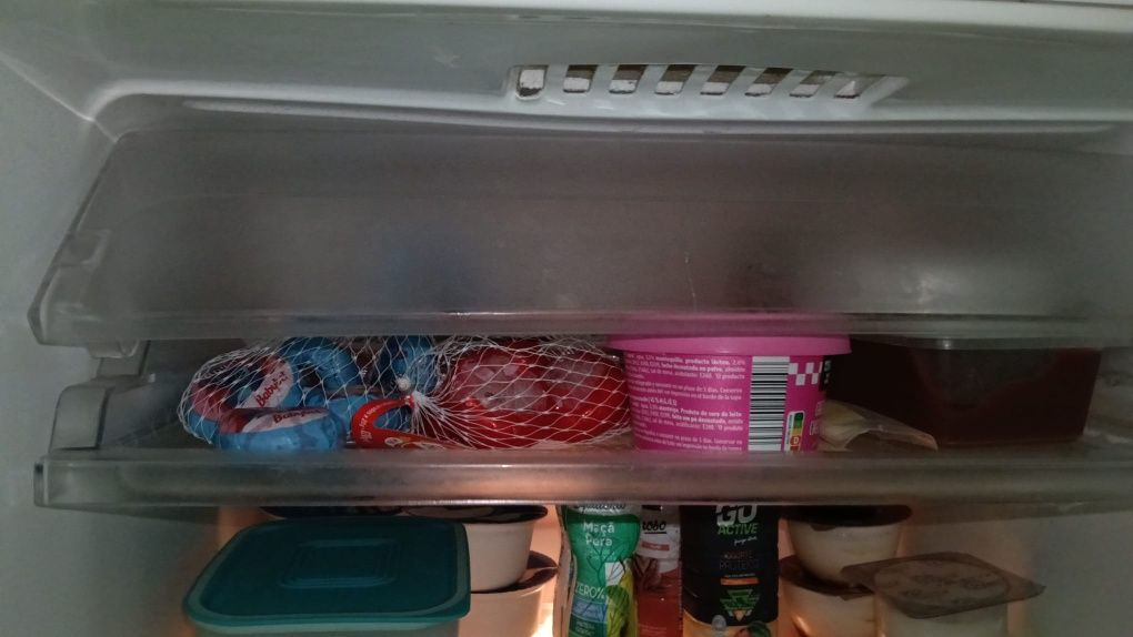 Frigorífico LG lowfrost com arca vertical Zanussi