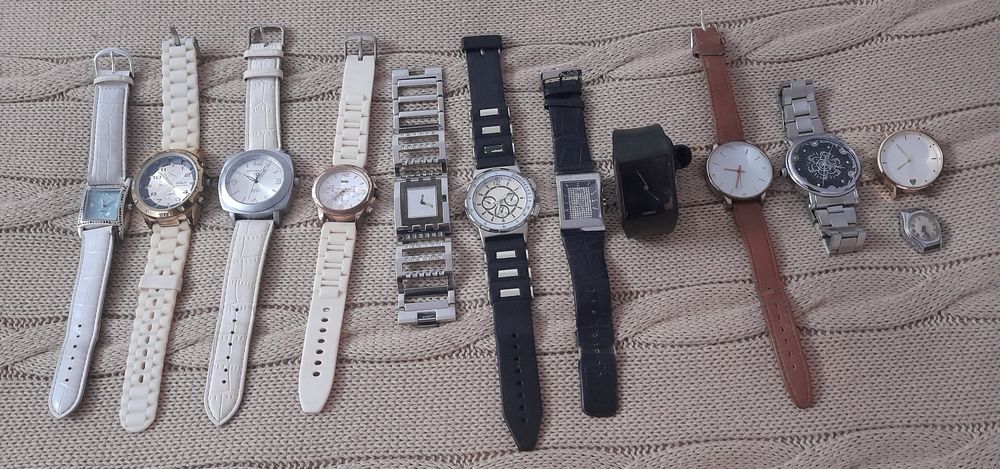 Conjunto de 12 relógios antigos