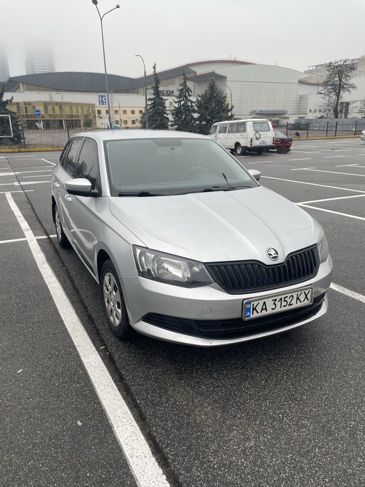 Оренда авто Шкода Фабія універсал