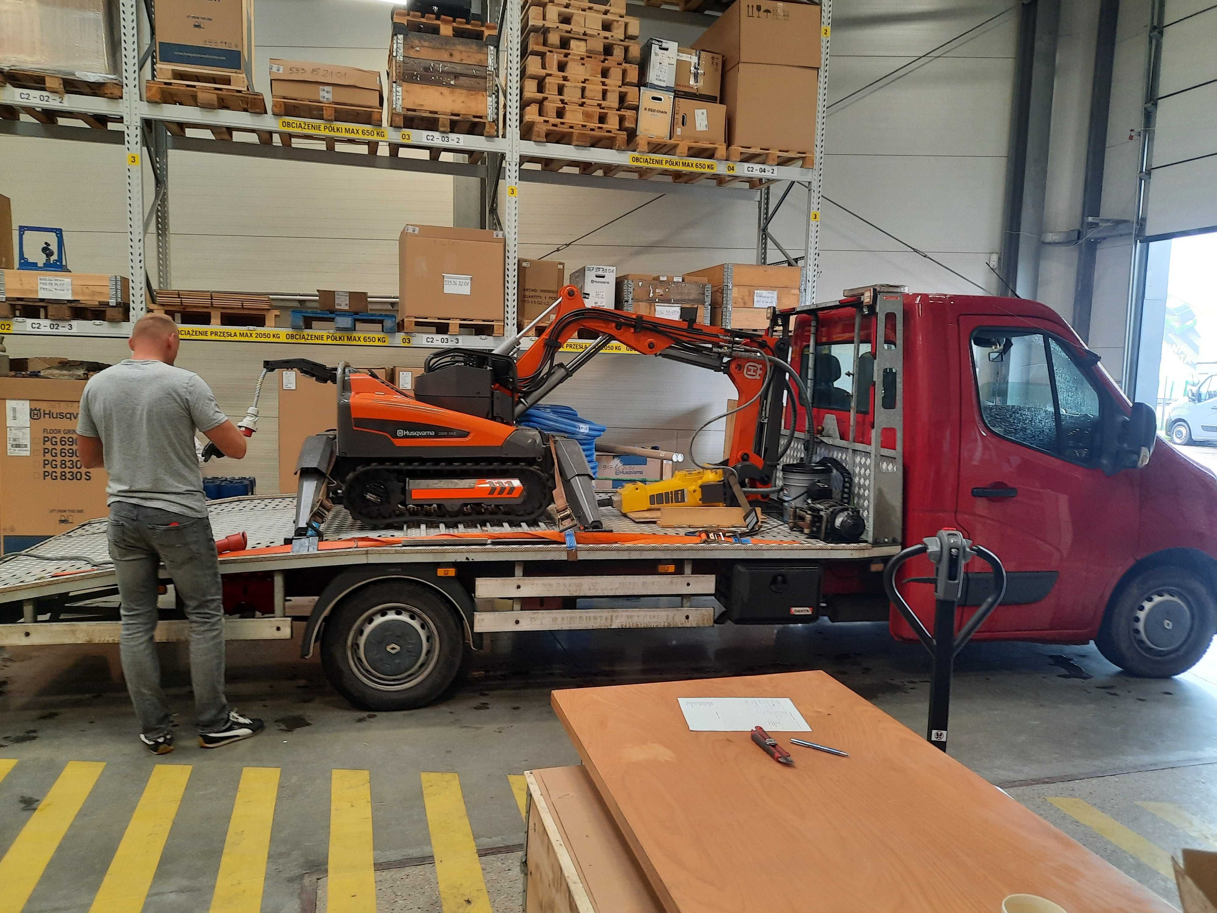 Laweta transport pomoc drogowa domek przyczepa bus koparka widlak