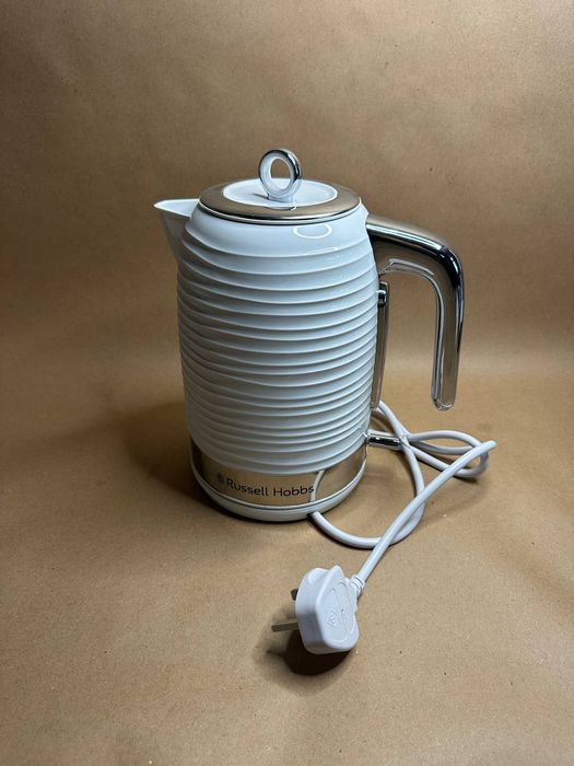 Електричний чайник англійського бренду Russell Hobbs