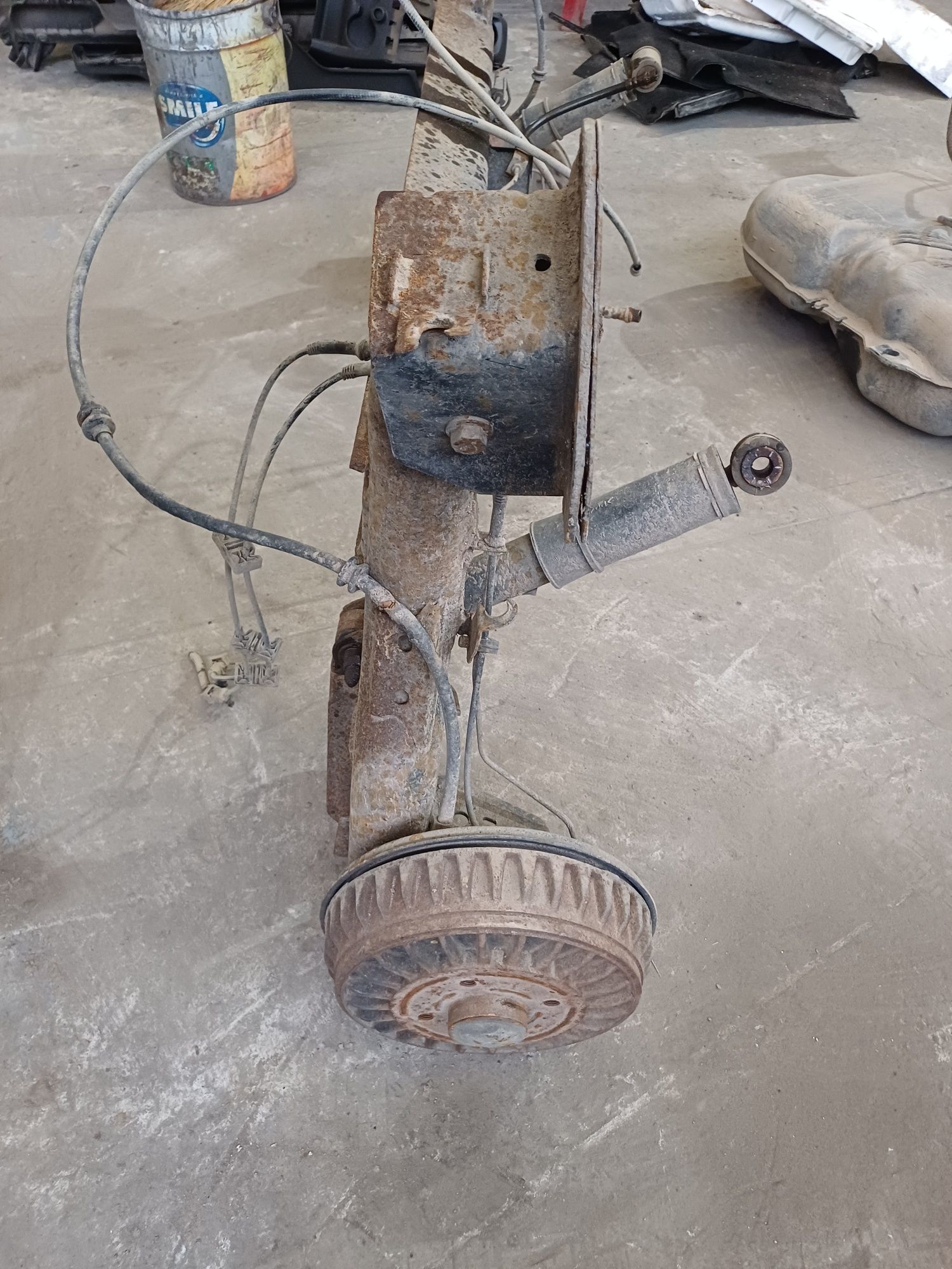 Renault Dokker балка задняя в сборе