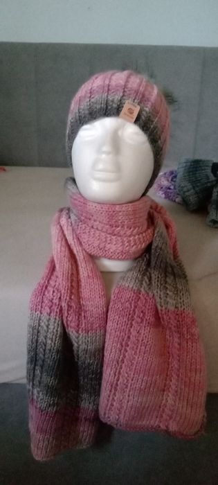 Nowy komplet ręcznie robiony