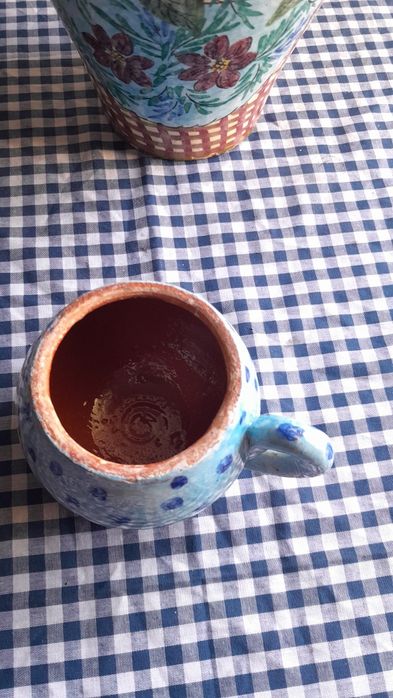 Garrafa em barro com caneca